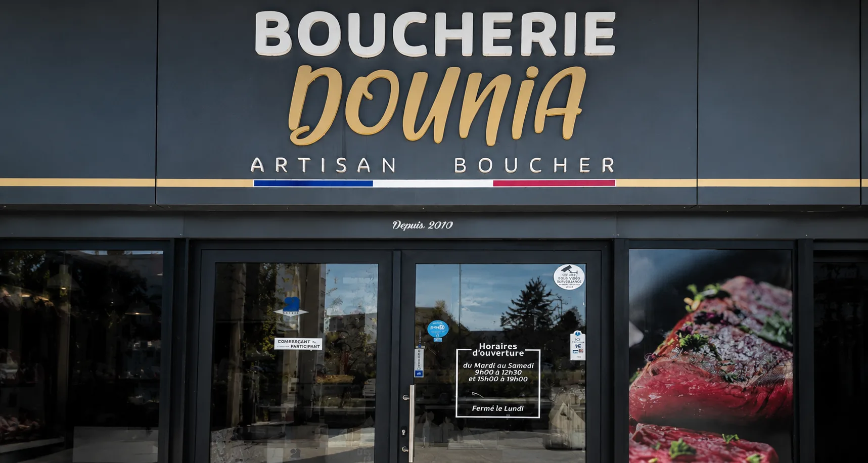 Boucherie Dounia — vitrine de produits halal à Châteaudun